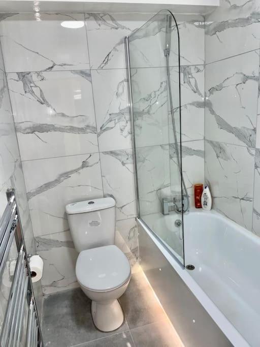 לונדון 2 Bedroom Near Euston, King'S Cross מראה חיצוני תמונה